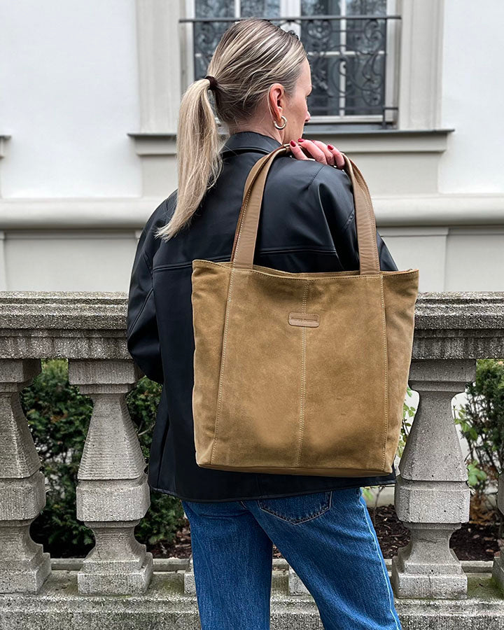 SOHO SANTI WILD. Hobo Shopper Tasche für Damen aus italienisches Wildleder