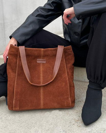 SOHO SANTI WILD. Hobo Shopper Tasche für Damen aus italienisches Wildleder