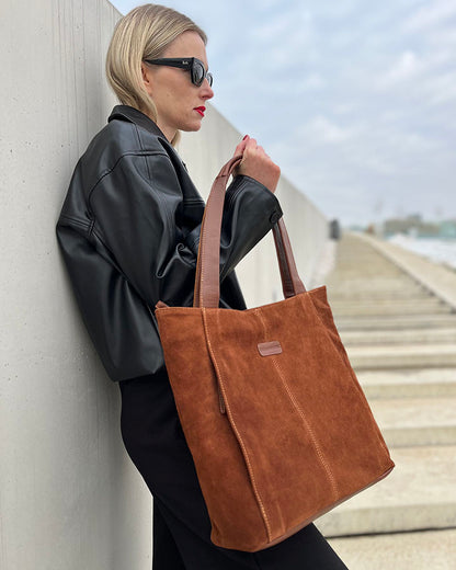 SOHO SANTI WILD. Hobo Shopper Tasche für Damen aus italienisches Wildleder