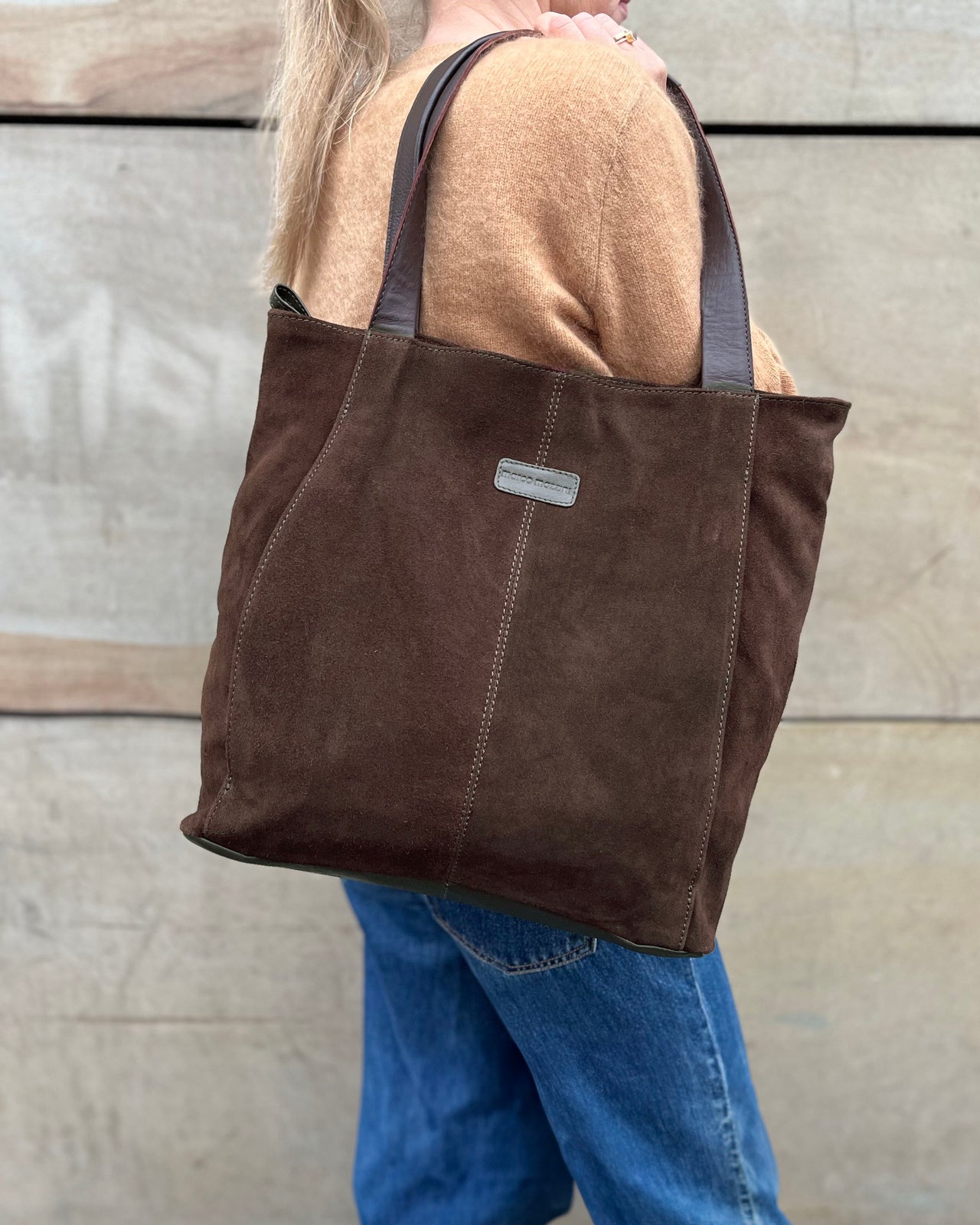 SOHO SANTI WILD. Hobo Shopper Tasche für Damen aus italienisches Wildleder