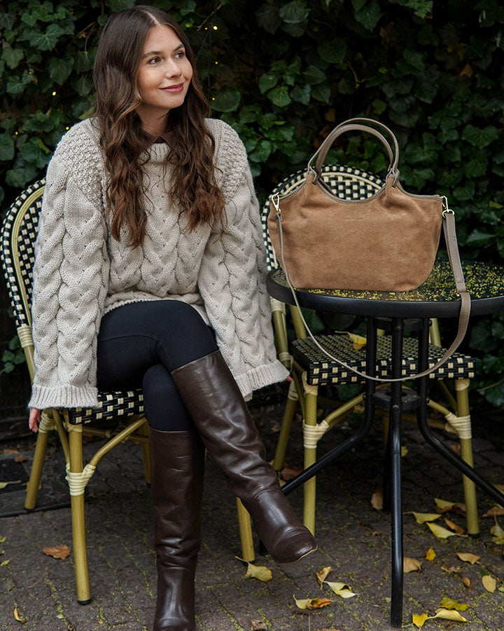 BIELLA WILD™ Suede Damen Schultertasche & Handtasche mit Riemen aus italienischem Wildleder