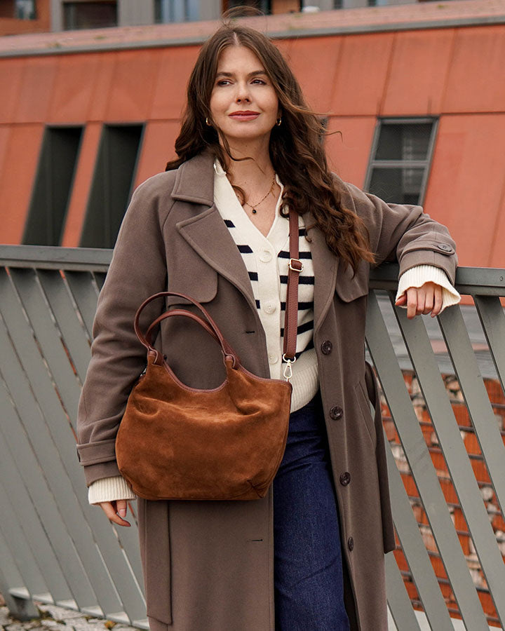 BIELLA WILD™ Suede Damen Schultertasche & Handtasche mit Riemen aus italienischem Wildleder