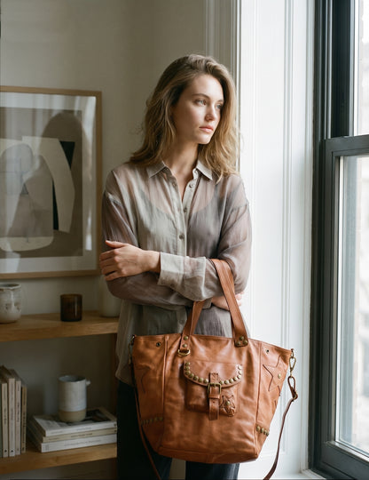 SANTINO● Leder Shopper Damen A4 - Umhängetasche im BOHO-Stil mit Metallnieten Sacktaschen.com