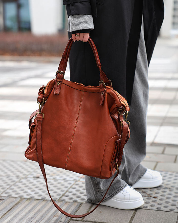 JEANNE. Großer Damen Leder-Shopper mit Fächern