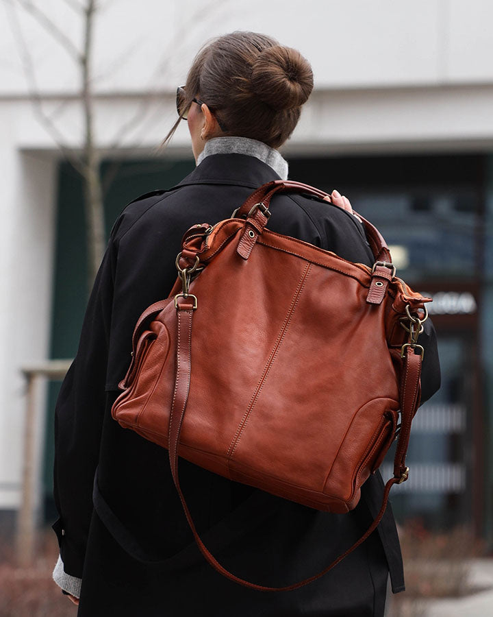 JEANNE. Großer Damen Leder-Shopper mit Fächern