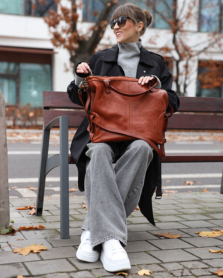 JEANNE. Großer Damen Leder-Shopper mit Fächern