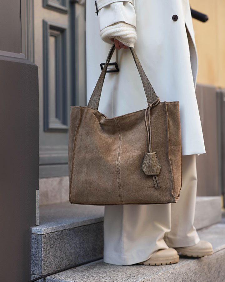 SOHO WILD™ Klassische Shopper-Tasche aus italienischem Wildleder