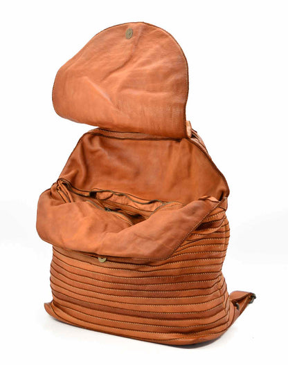 LINEARE● Sofisticada mochila de cuero de aspecto acolchado para mujer. Cuero suave italiano
