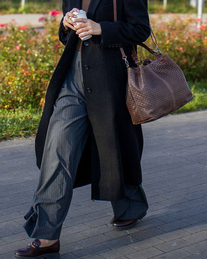 BUCKETBAG™ Damen Leder Beuteltasche mit Flechtprägung.