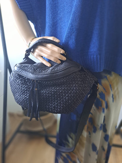 MOND™ Large women's bum bag - cross bag made of hand-woven genuine leather with zip.