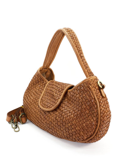 Zeitlose cognac Damen Handtasche und Schultertasche 2in1 aus geflochtenem Echtleder, handgefertigt in Italien, vegetabil gegerbt für maximale Nachhaltigkeit.