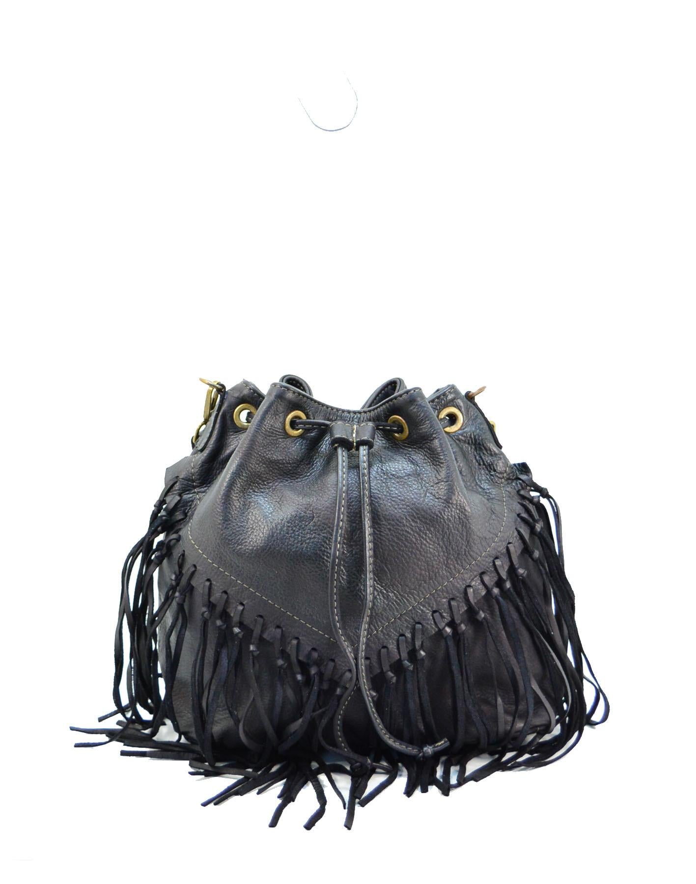Fransen Bucket Bag FRAZI aus schwarzem italienischem Kalbsleder Vachetta – Vintage Boho Eimertasche Damen mit langen Fransen