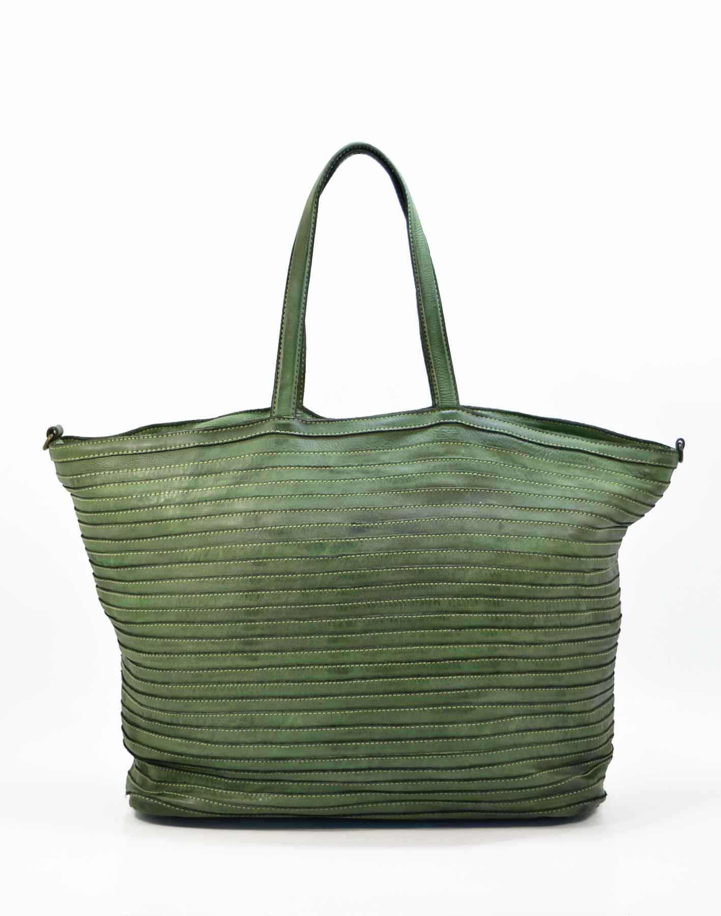 Italienische Echtleder Shopper Tasche in Grün, pflanzlich gegerbt, perfekt abgestimmt auf helle Frühlingsgarderobe.
