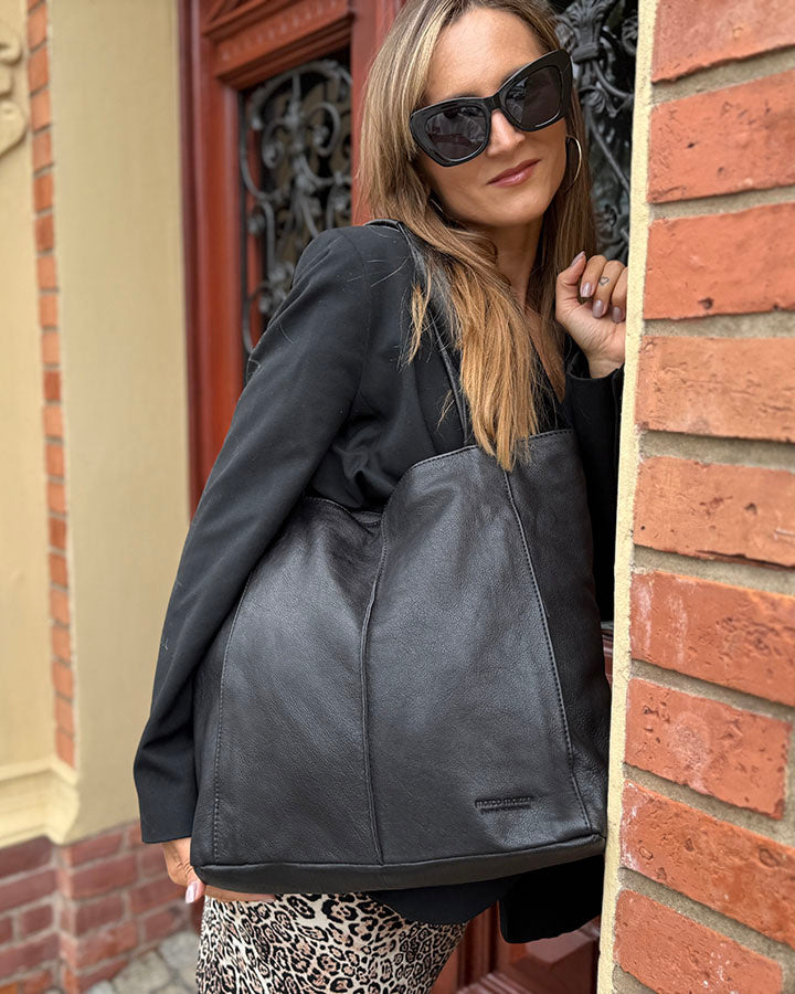 Italian black leather bag for women for everyday office use – large shopper with zipper