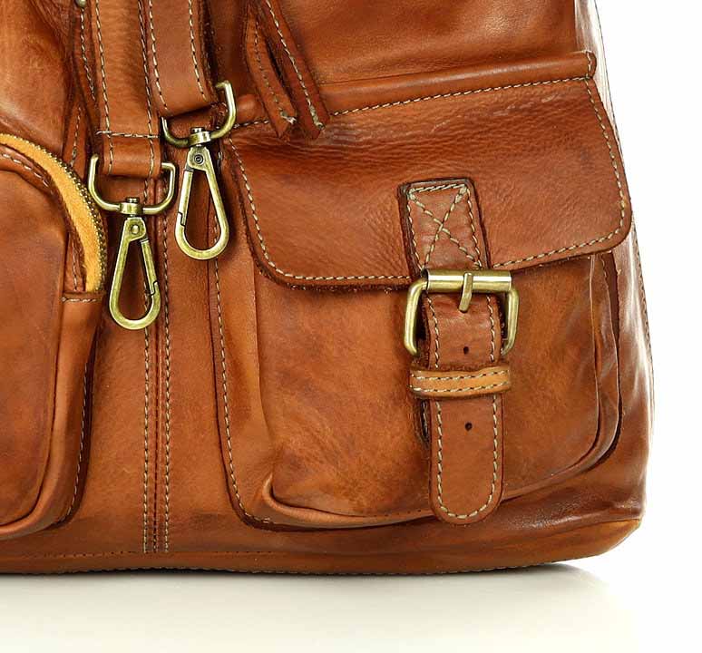 Nahaufnahme pflanzlich gegerbtes Leder aus der Toskana weich im Touch handgegerbt mit natürlicher Struktur