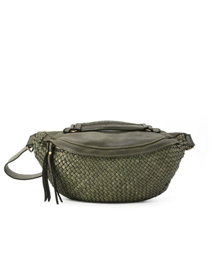 Edle Leder-Bauchtasche in elegantem Olivgrün aus zertifiziertem Echtleder, minimalistische Crossbody-Bag im modernen Military-Chic für modebewusste Damen und Herren.