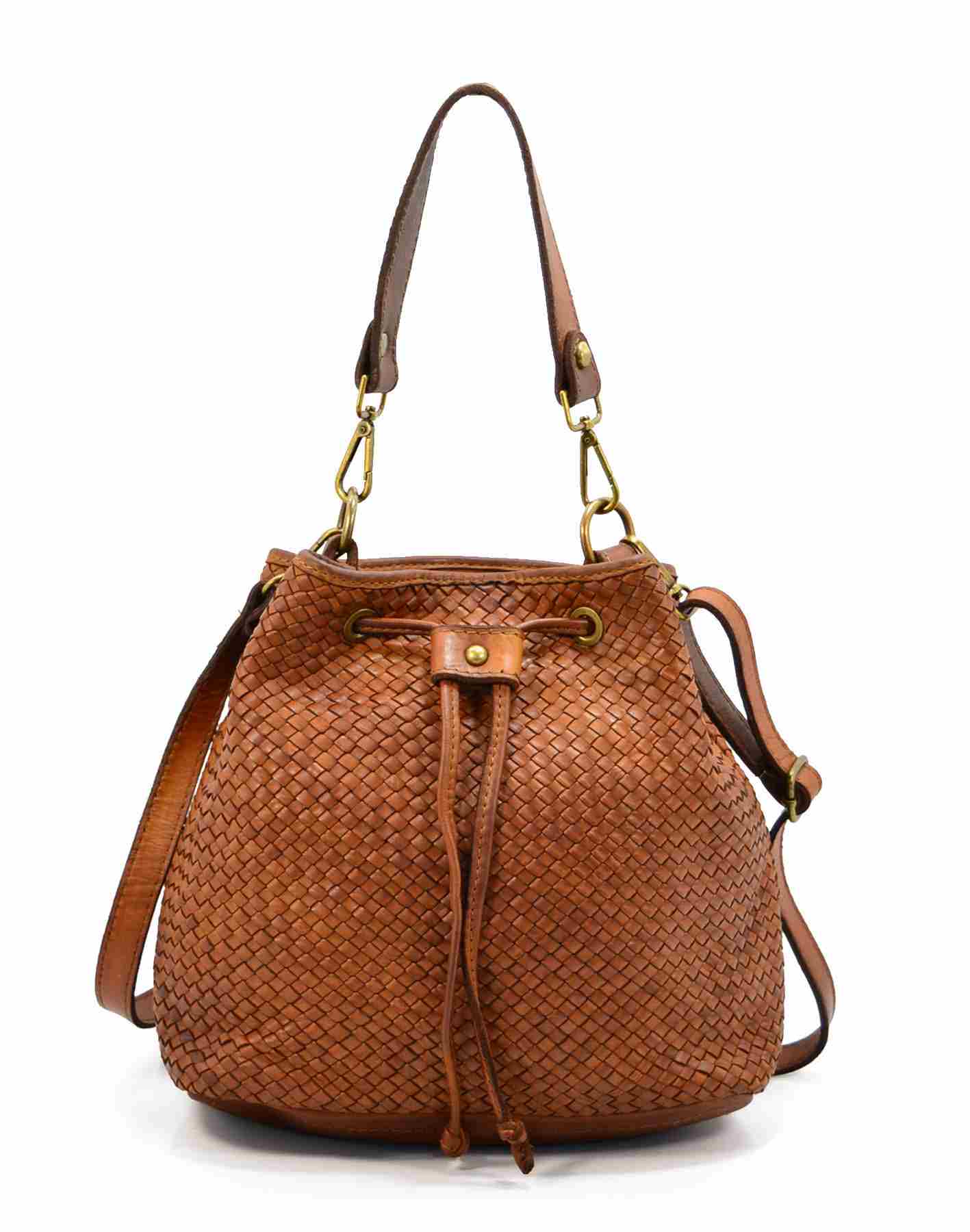 Beuteltasche Damen in Cognac-Braun aus handgeflochtenem Echtleder in der Vorderansicht mit Kordelzug