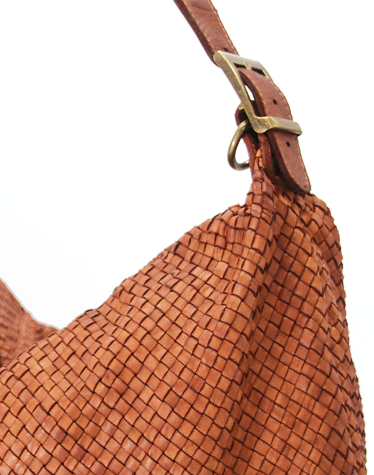 Detailansicht des geflochtenen italienischen Kalbsleders der MONERA HOBO XL Damen-Tasche