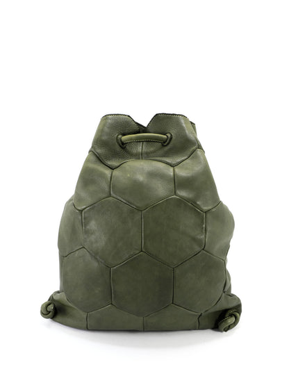 Moderner Lederrucksack Damen in Militärgrün: Kleiner Cityrucksack Leder im urbanen Vintage-Stil aus weichem Lavada-Echtleder.