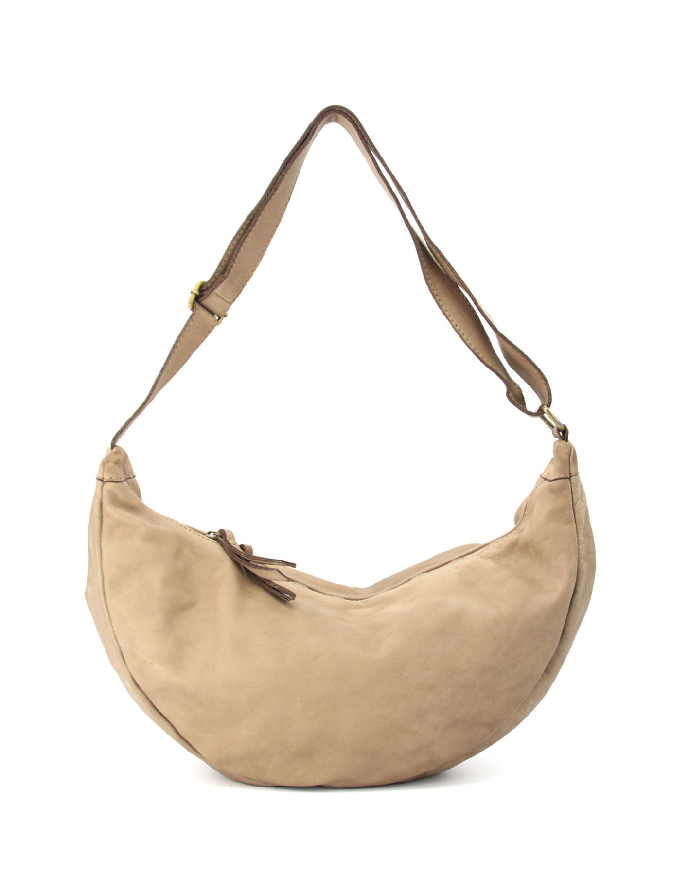 Die LUNA Luxus-Halbmond-Tasche im zeitlosen Farbton Beige aus naturbelassenem Kalbsleder. Die harmonische Nuance des geschmeidigen Leders fügt sich perfekt in ein anspruchsvolles Premium-E-Commerce-Sortiment ein.