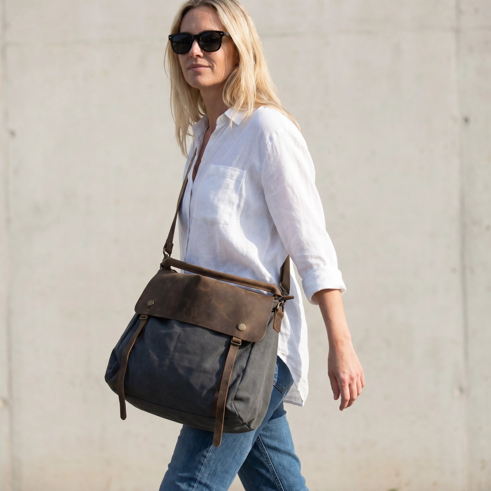 MAIL BAG. Damen Umhängetasche aus Canvas & Leder – Vintage Schultertasche in Grau Sacktaschen.com