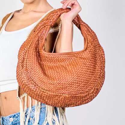 MOON● Bolso hobo mediano de piel italiana trenzada