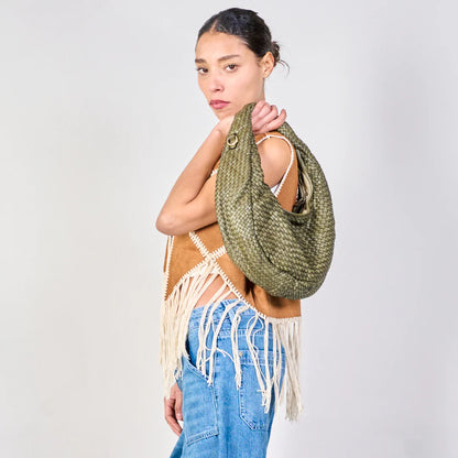 MOON● Bolso hobo mediano de piel italiana trenzada