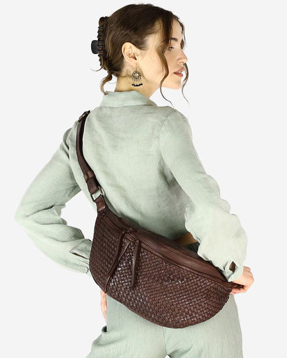 MOND 2 ● Large unisex bum bag - crossbag made of hand-woven genuine leather with zip.