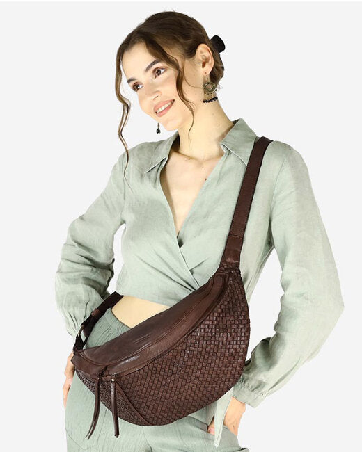 MOND 2 ● Large unisex bum bag - crossbag made of hand-woven genuine leather with zip.