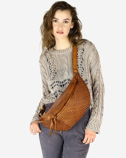 MOND 2 ● Large unisex bum bag - crossbag made of hand-woven genuine leather with zip.