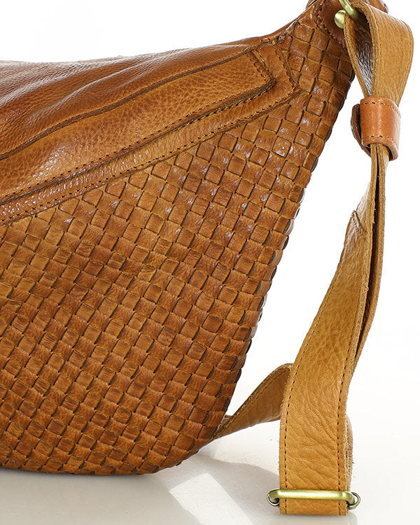 MOND 2 ● Large unisex bum bag - crossbag made of hand-woven genuine leather with zip.