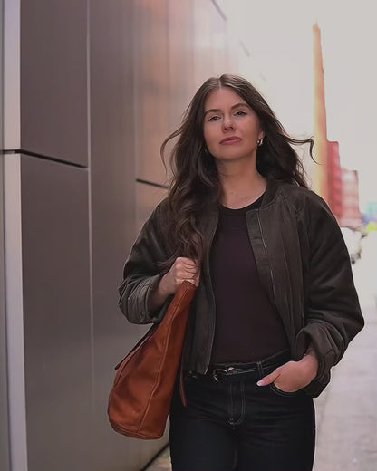 CANTATA. Women's leather tote bag with adjustable handles