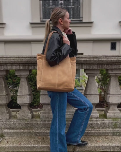 SOHO SANTI WILD. Hobo Shopper Tasche für Damen aus italienisches Wildleder