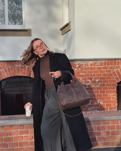 №01 BUCKETBAG™ Bolso cubo de mujer  de piel con estampado trenzado