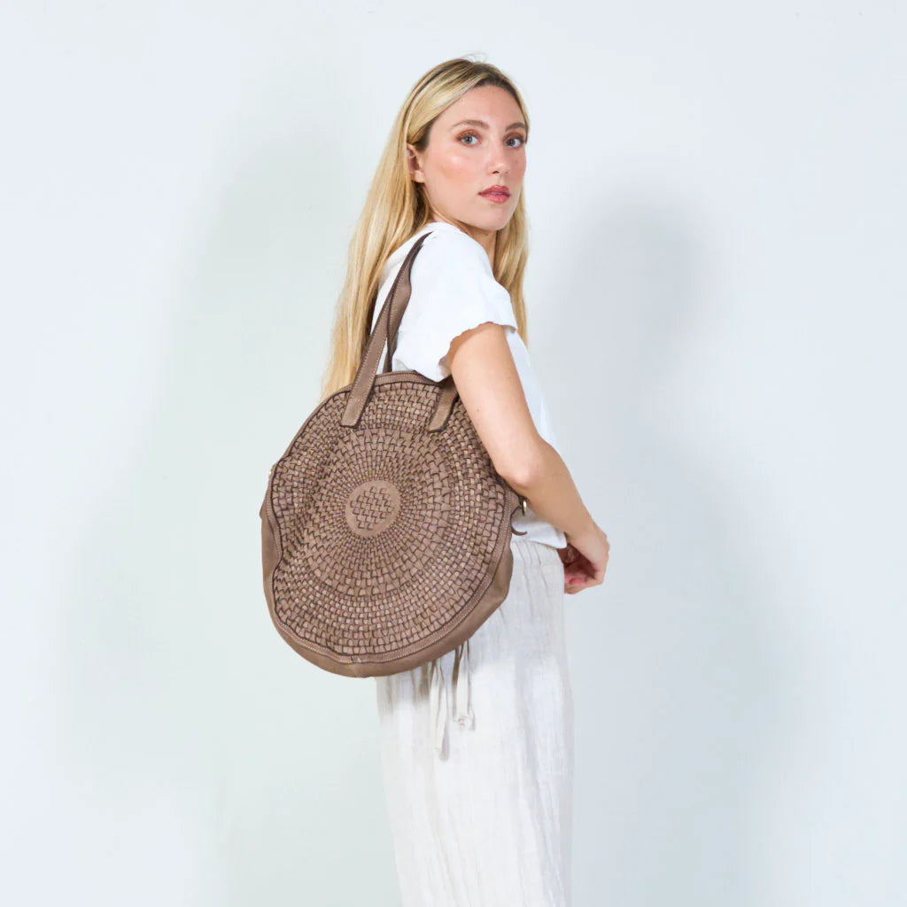 ROTUNDA● Oval women's shoulder bag made of braided leather