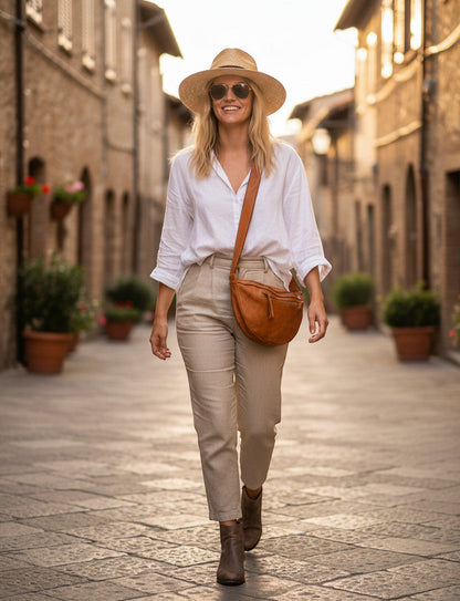 LUNA HOBO S● Kleine Leder Crescent Bag für Damen. Halbmond Tasche aus italienischem Leder Sacktaschen.com