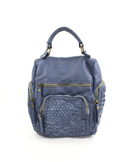 Marineblauer Echtleder Cityrucksack Damen im urbanen Stil aus gewaschenem Echtleder mit Flechtstruktur an den Reißverschlusstaschen